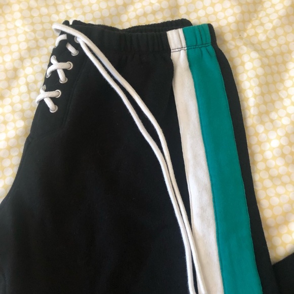 VS PINK CAMPUS CROP PANTS - Picture 2 of 4